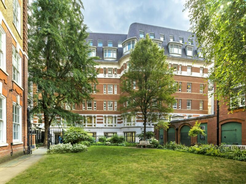 1 George Yard - view of exterior